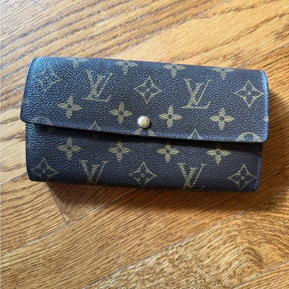 Authentic Louis Vuitton Monogram Wallet - Picture 1 of 7